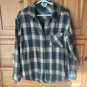 EUC Staccato Black and Tan Plaid flannel Shirt